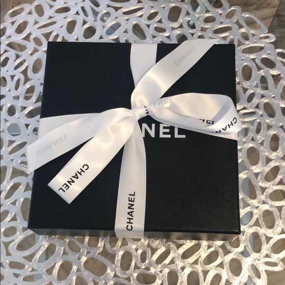 Chanel Box - Picture 1 of 3
